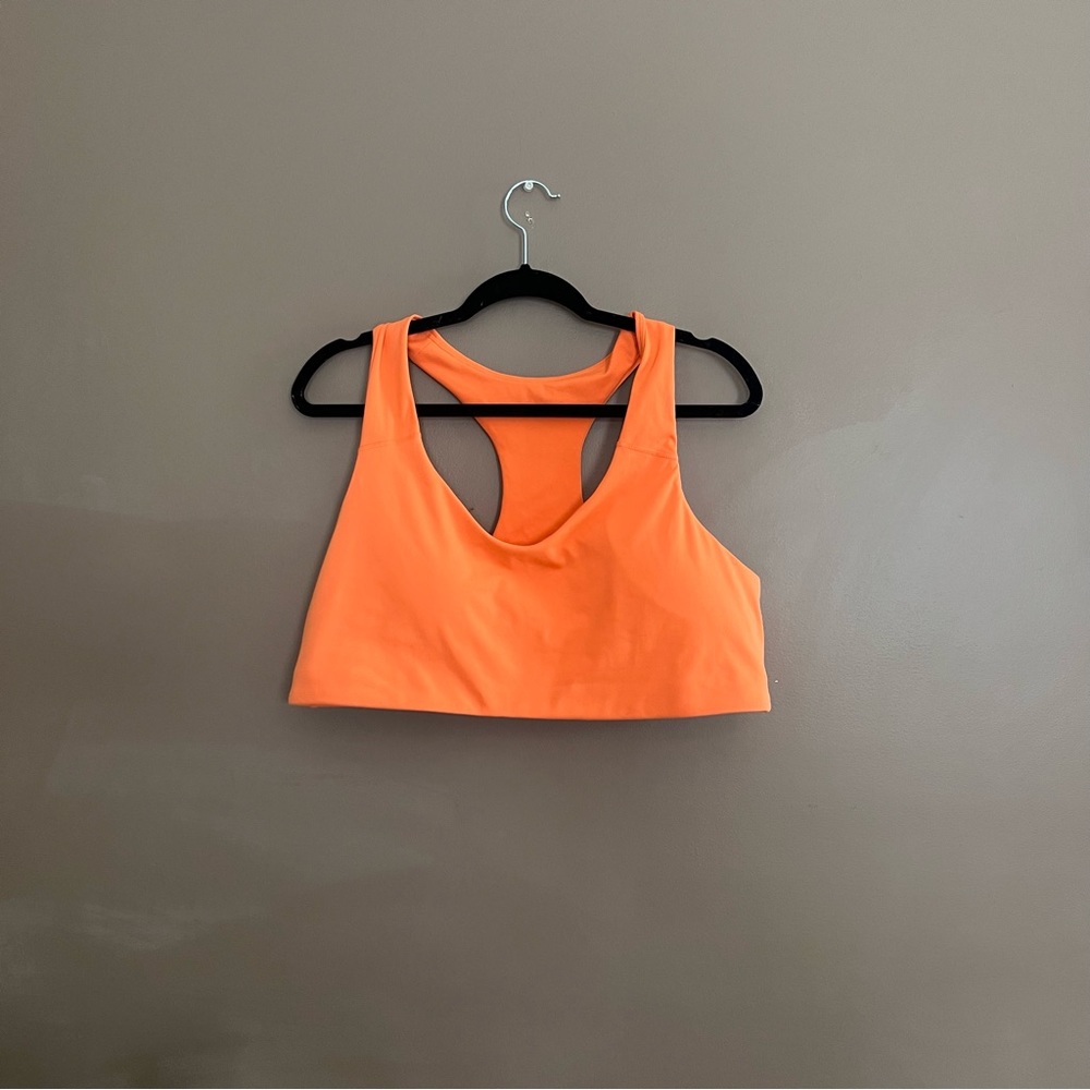 sports bra